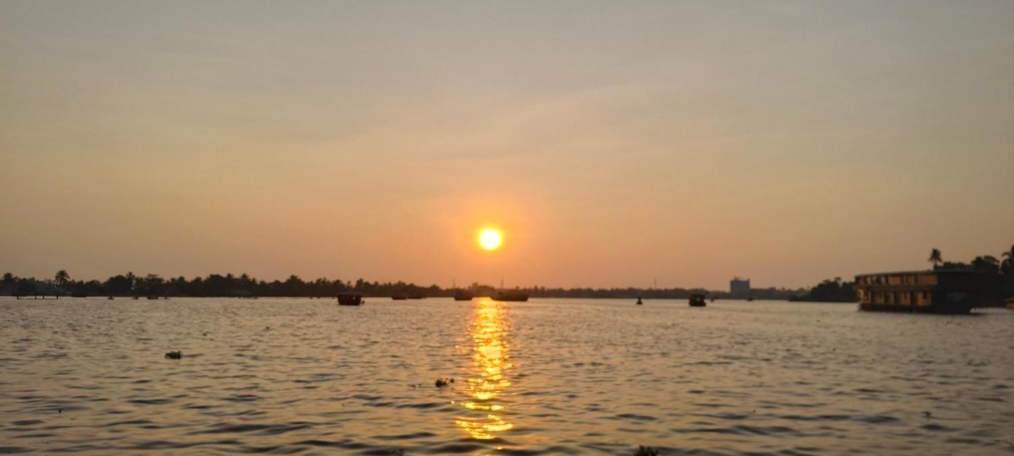 Peace And Love Stay Alappuzha Buitenkant foto